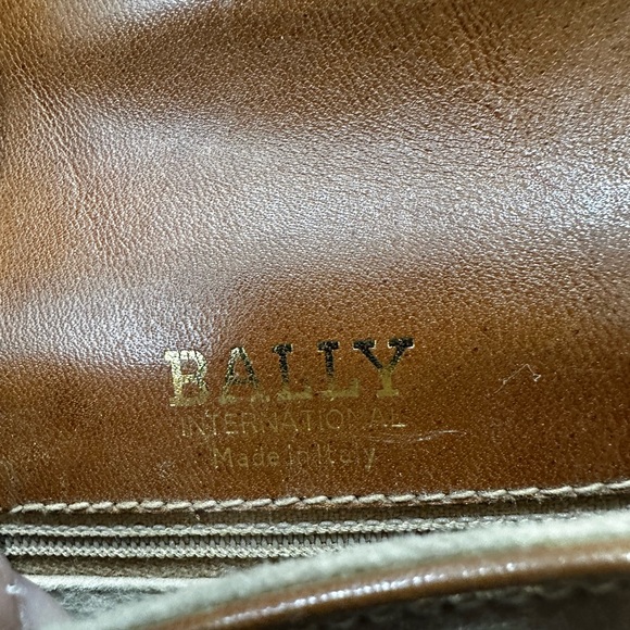 Bally 1970s Vintage Brown Leather Saddle Crossbody | Made in Italy - Picture 10 of 12